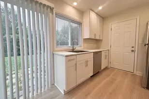 317 Hadleigh Rd, Bolingbrook, IL 60440 - Photo 7