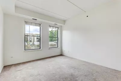 2335 W Belle Plaine Avenue #118, Chicago, IL 60618 - Photo 19