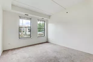 2335 W Belle Plaine Ave, Chicago, IL 60618 - Photo 19