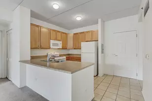 2335 W Belle Plaine Ave, Chicago, IL 60618 - Photo 13
