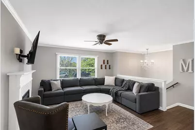 419 Deerpath Drive, Lindenhurst, IL 60046 - Photo 5