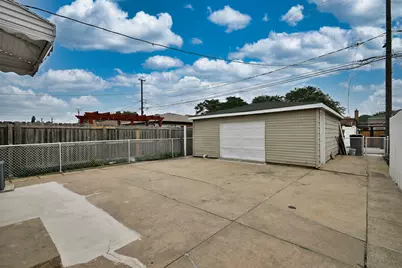 11121 S Ewing Avenue, Chicago, IL 60617 - Photo 17