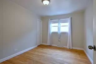 11121 S Ewing Ave, Chicago, IL 60617 - Photo 9