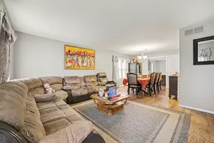 532 Carlyle Ln, Bolingbrook, IL 60440 - Photo 3