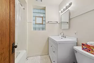 1628 W Nelson Ave, Chicago, IL 60657 - Photo 11