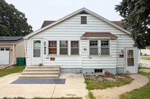 105 E 12th St, Streator, IL 61364 - Photo 1