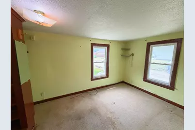 105 E 12th Street, Streator, IL 61364 - Photo 7