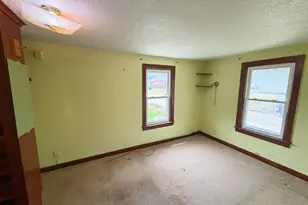 105 E 12th St, Streator, IL 61364 - Photo 7