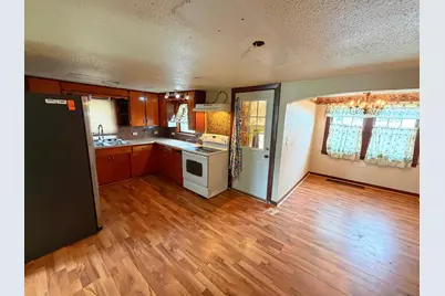 105 E 12th Street, Streator, IL 61364 - Photo 5