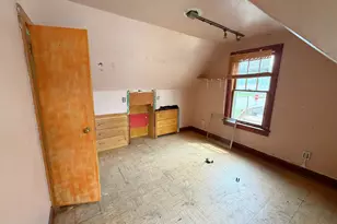 105 E 12th St, Streator, IL 61364 - Photo 9