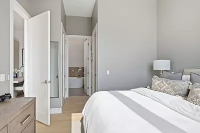2405 W Iowa Street #402, Chicago, IL 60622 - Photo 27