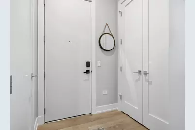 2405 W Iowa Street #402, Chicago, IL 60622 - Photo 5