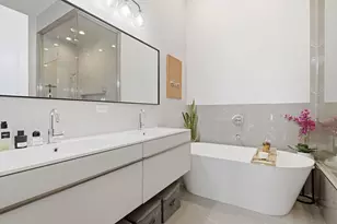 2405 W Iowa St, Chicago, IL 60622 - Photo 29