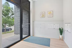 2405 W Iowa St, Chicago, IL 60622 - Photo 3