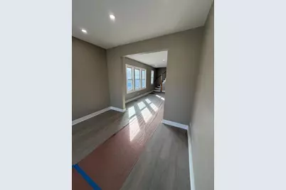 10426 S Calhoun Avenue, Chicago, IL 60617 - Photo 3