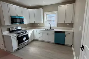10426 S Calhoun Ave, Chicago, IL 60617 - Photo 9