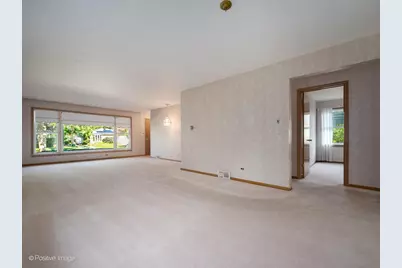 9420 Lawler Avenue, Skokie, IL 60077 - Photo 5