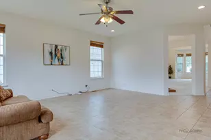 2030 Padua Dr, Elgin, IL 60123 - Photo 9