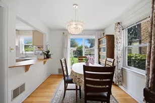 3831 Kirk St, Skokie, IL 60076 - Photo 11