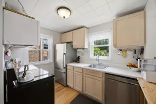 3831 Kirk St, Skokie, IL 60076 - Photo 9