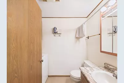 1114 W Lynwood Court, Freeport, IL 61032 - Photo 11