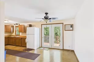 1114 W Lynwood Ct, Freeport, IL 61032 - Photo 9
