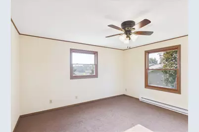 1114 W Lynwood Court, Freeport, IL 61032 - Photo 17