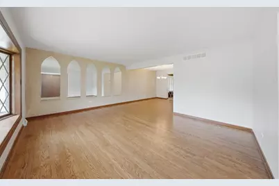 601 Honey Locust Lane, Darien, IL 60561 - Photo 7