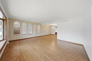 601 Honey Locust Ln, Darien, IL 60561 - Photo 7