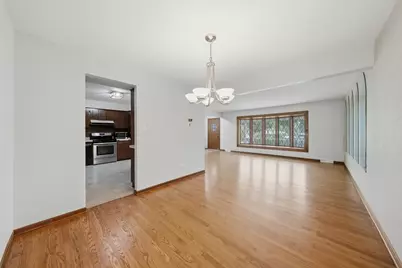 601 Honey Locust Lane, Darien, IL 60561 - Photo 5
