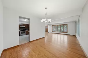 601 Honey Locust Ln, Darien, IL 60561 - Photo 5