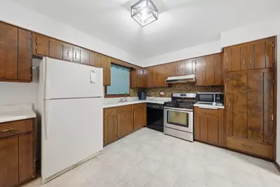 601 Honey Locust Lane, Darien, IL 60561 - Photo 11
