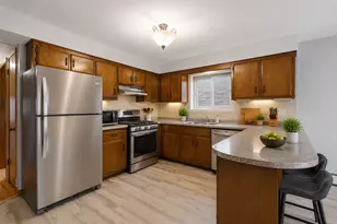 2746 N 75th Ct, Elmwood Park, IL 60707 - Photo 7