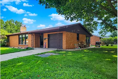 900 Christie Street, Ottawa, IL 61350 - Photo 1