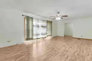 2308 185th St, Lansing, IL 60438 - Photo 9