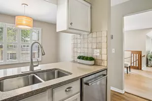 2543 E Hunter Dr, Arlington Heights, IL 60004 - Photo 11