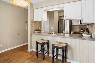 2543 E Hunter Dr, Arlington Heights, IL 60004 - Photo 13