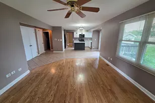 180 Farmgate Dr, Schaumburg, IL 60193 - Photo 9