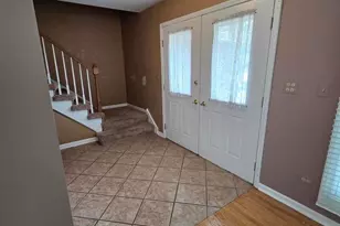 180 Farmgate Dr, Schaumburg, IL 60193 - Photo 3