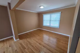 180 Farmgate Dr, Schaumburg, IL 60193 - Photo 7