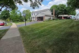 180 Farmgate Dr, Schaumburg, IL 60193 - Photo 39