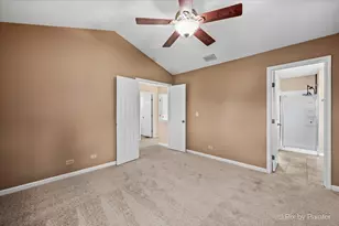 6 Elizabeth Ct, Lake in the Hills, IL 60156 - Photo 17