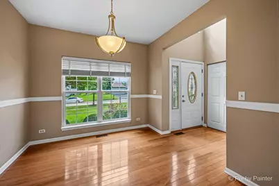 6 Elizabeth Court, Lake in the Hills, IL 60156 - Photo 5