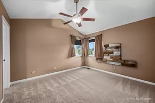 6 Elizabeth Ct, Lake in the Hills, IL 60156 - Photo 15