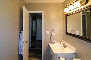 618 Dogwood Dr, Champaign, IL 61821 - Photo 9