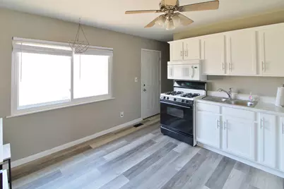 618 Dogwood Drive, Champaign, IL 61821 - Photo 3
