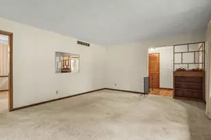 4367 Shorewood Dr, Rockford, IL 61101 - Photo 7