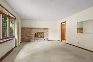 4367 Shorewood Dr, Rockford, IL 61101 - Photo 5