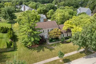 17 Cherrywood Dr, Schaumburg, IL 60194 - Photo 3