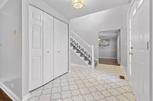 17 Cherrywood Dr, Schaumburg, IL 60194 - Photo 7